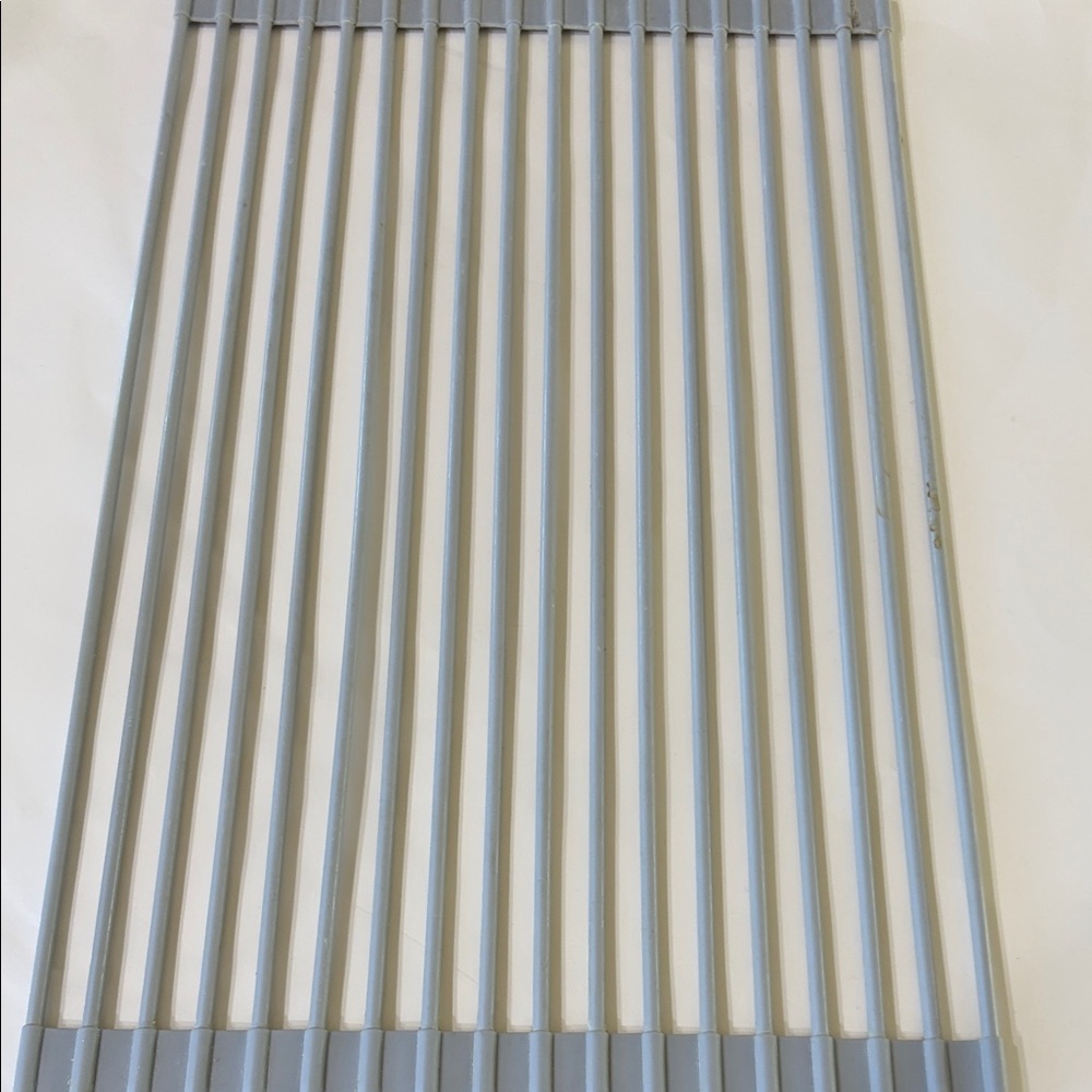 Bed Bath & Beyond Gray Roll-Up Dish Drying Rack